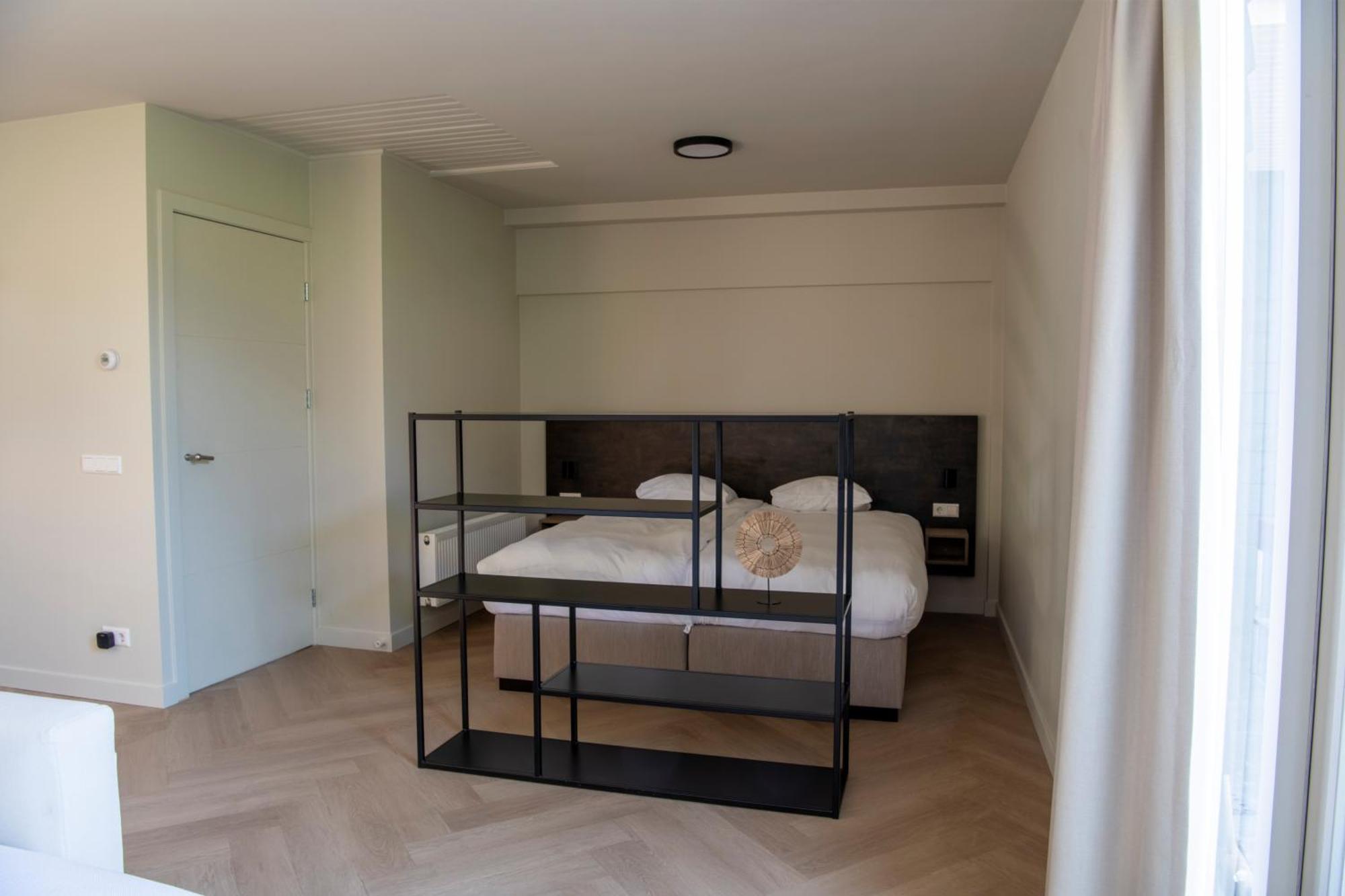 Deluxe Studio,1688807926:JPEG